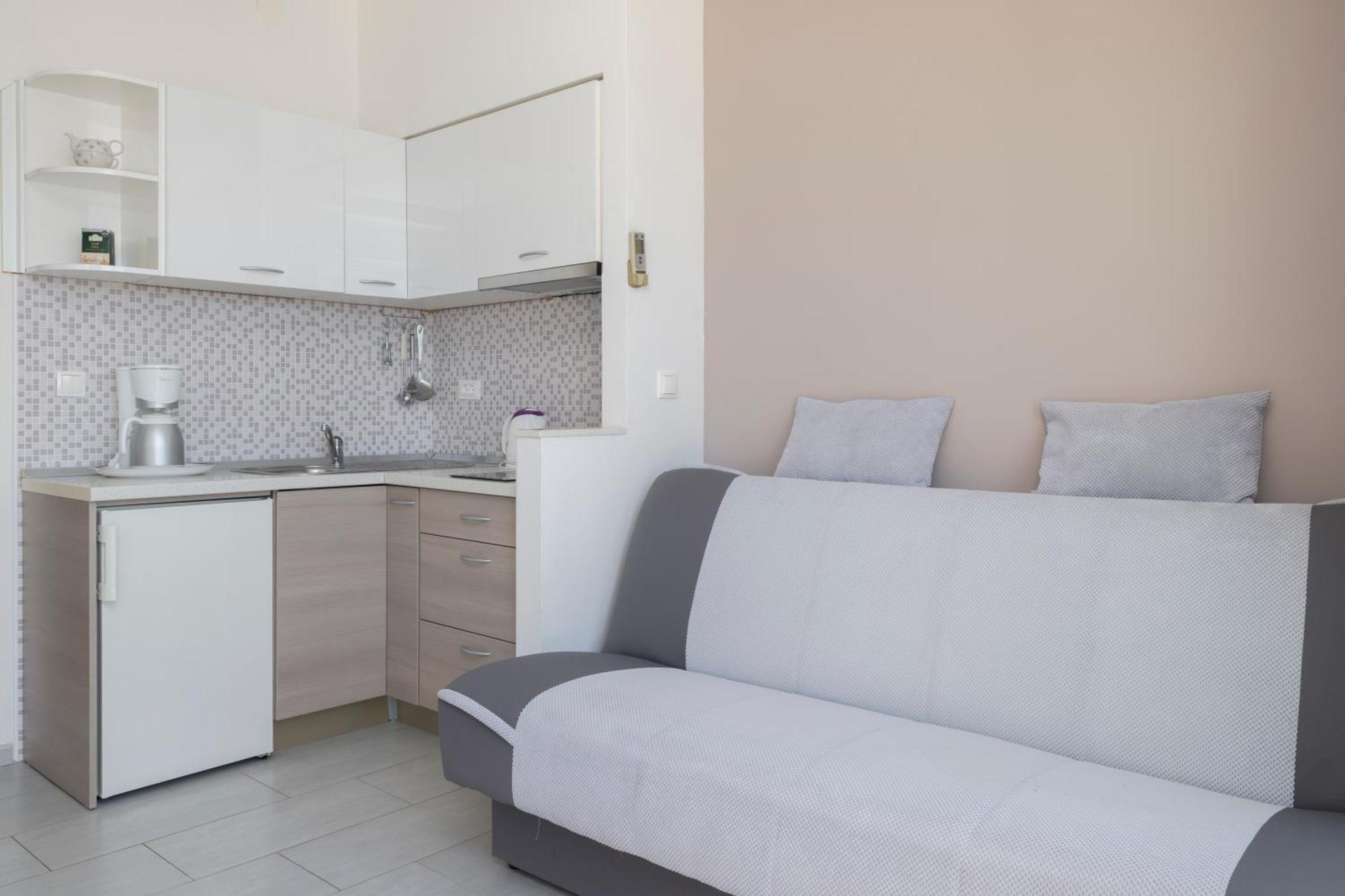 Apartmans Lale Брела Екстериор снимка