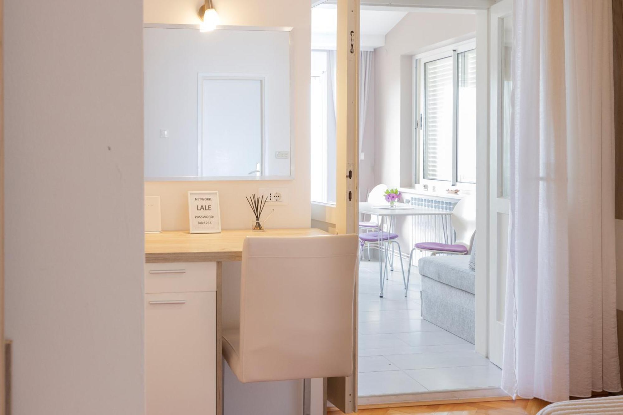 Apartmans Lale Брела Екстериор снимка