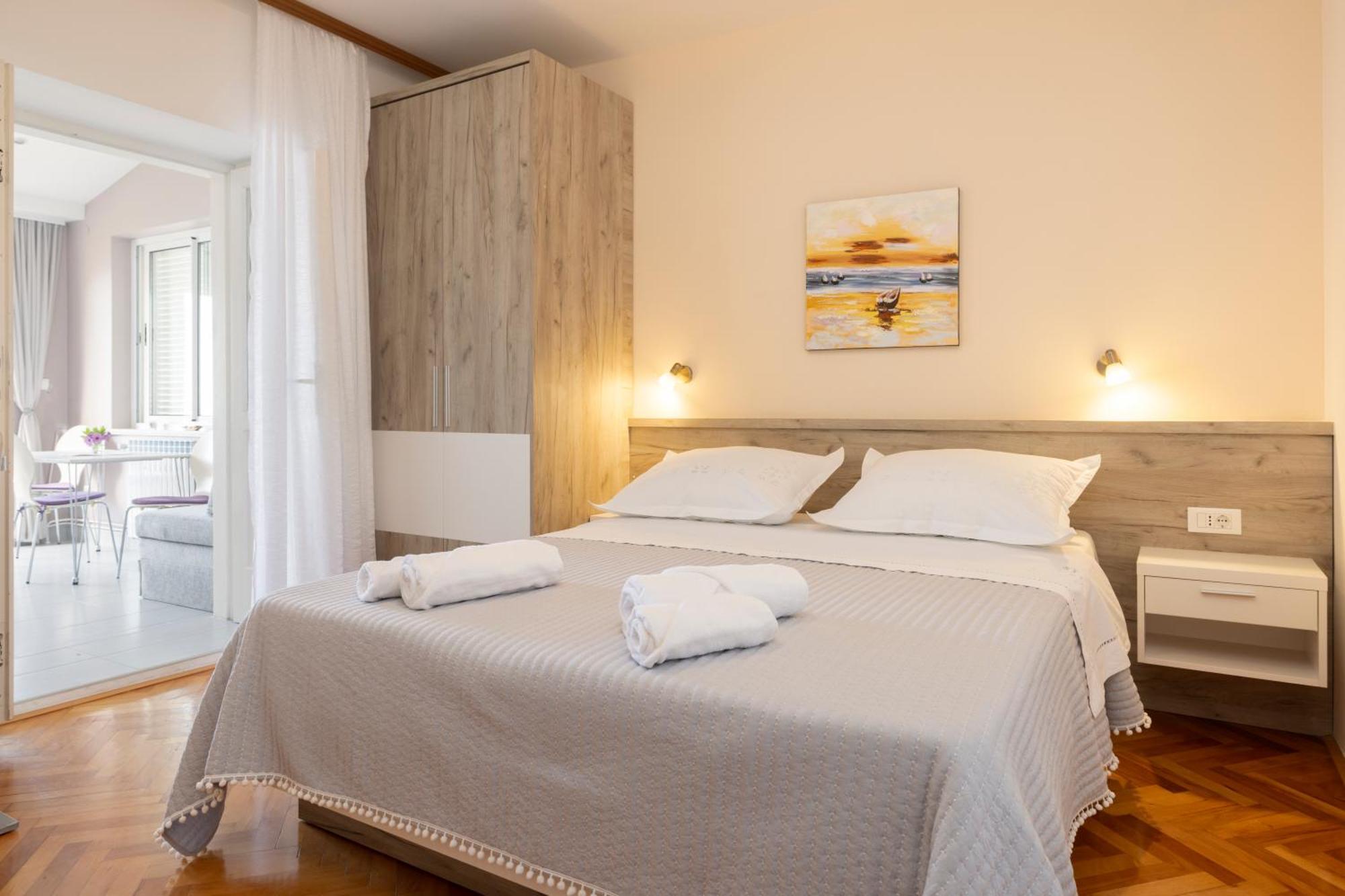 Apartmans Lale Брела Екстериор снимка