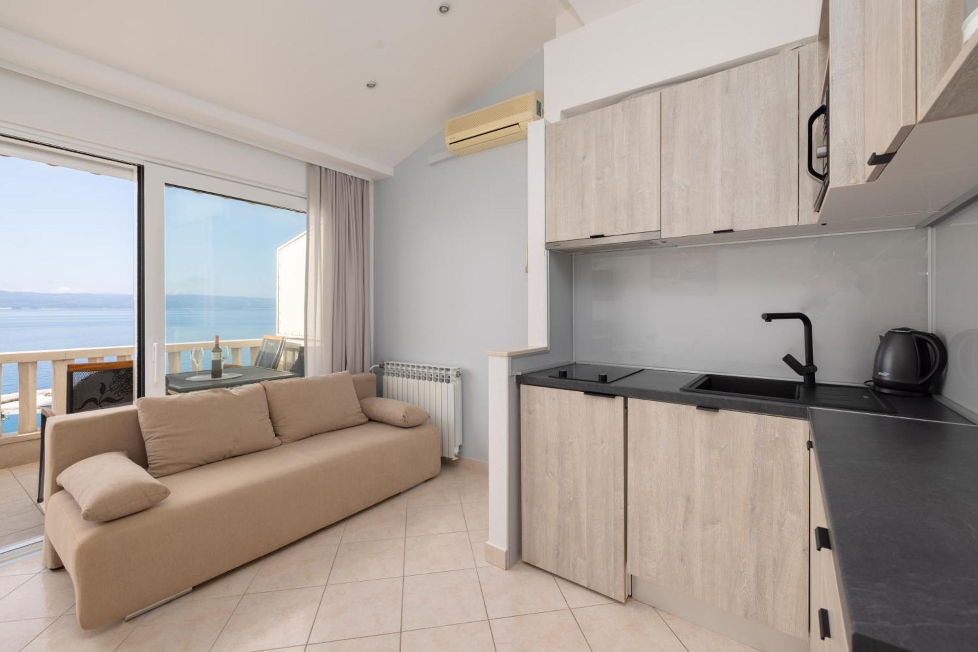 Apartmans Lale Брела Екстериор снимка