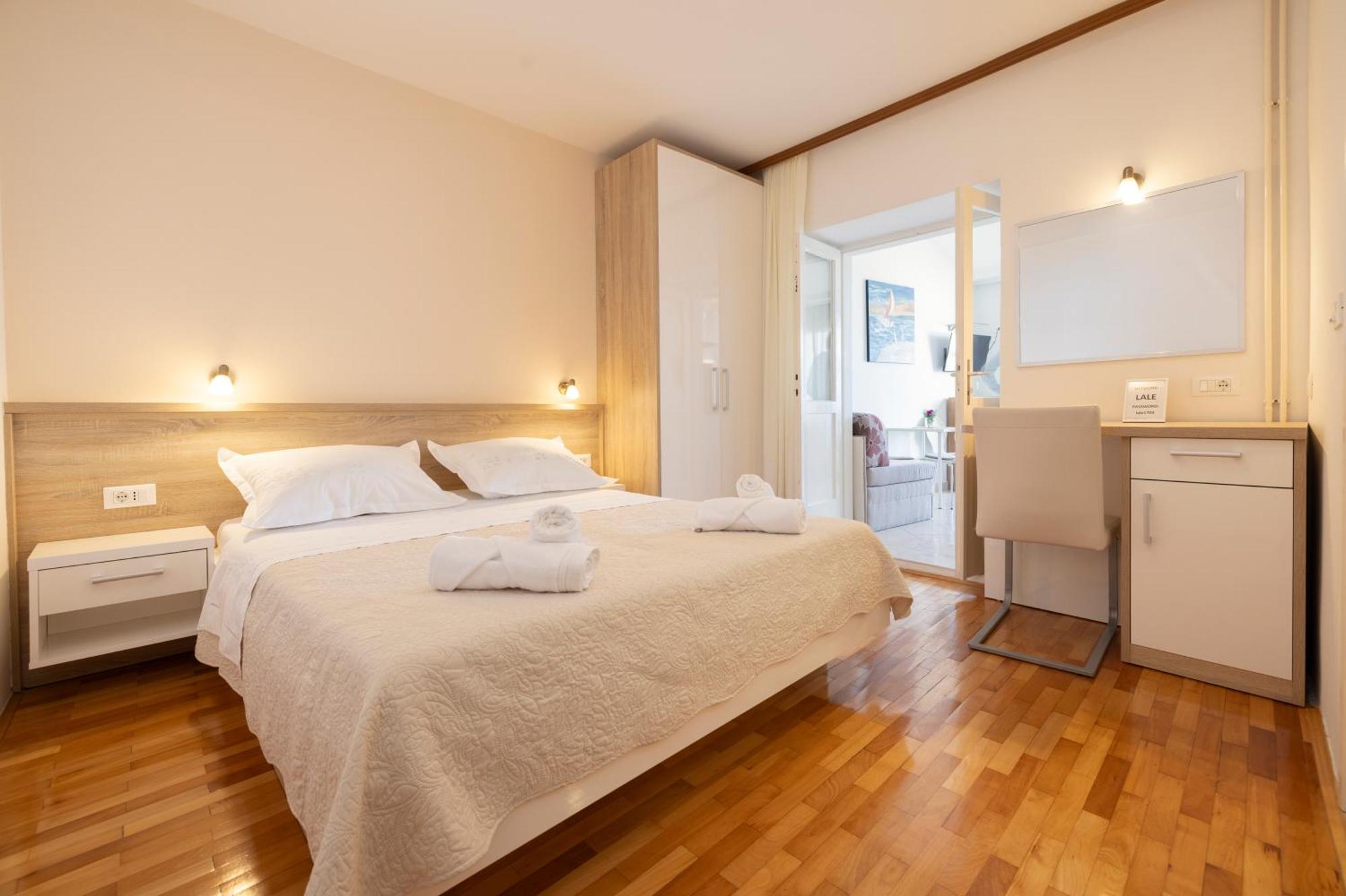 Apartmans Lale Брела Екстериор снимка