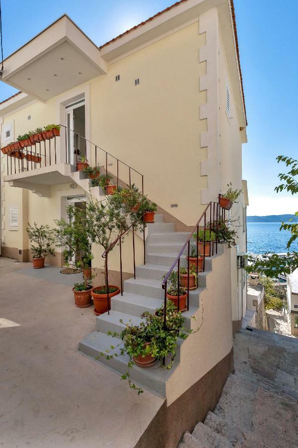 Apartmans Lale Брела Екстериор снимка