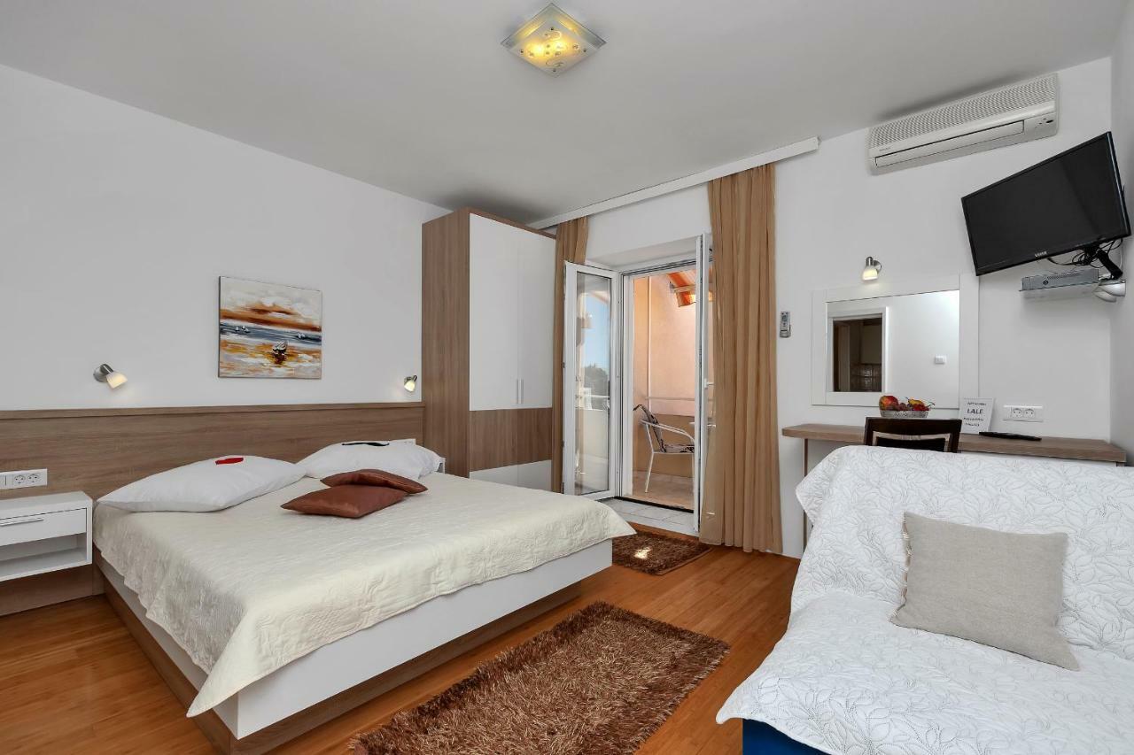 Apartmans Lale Брела Екстериор снимка