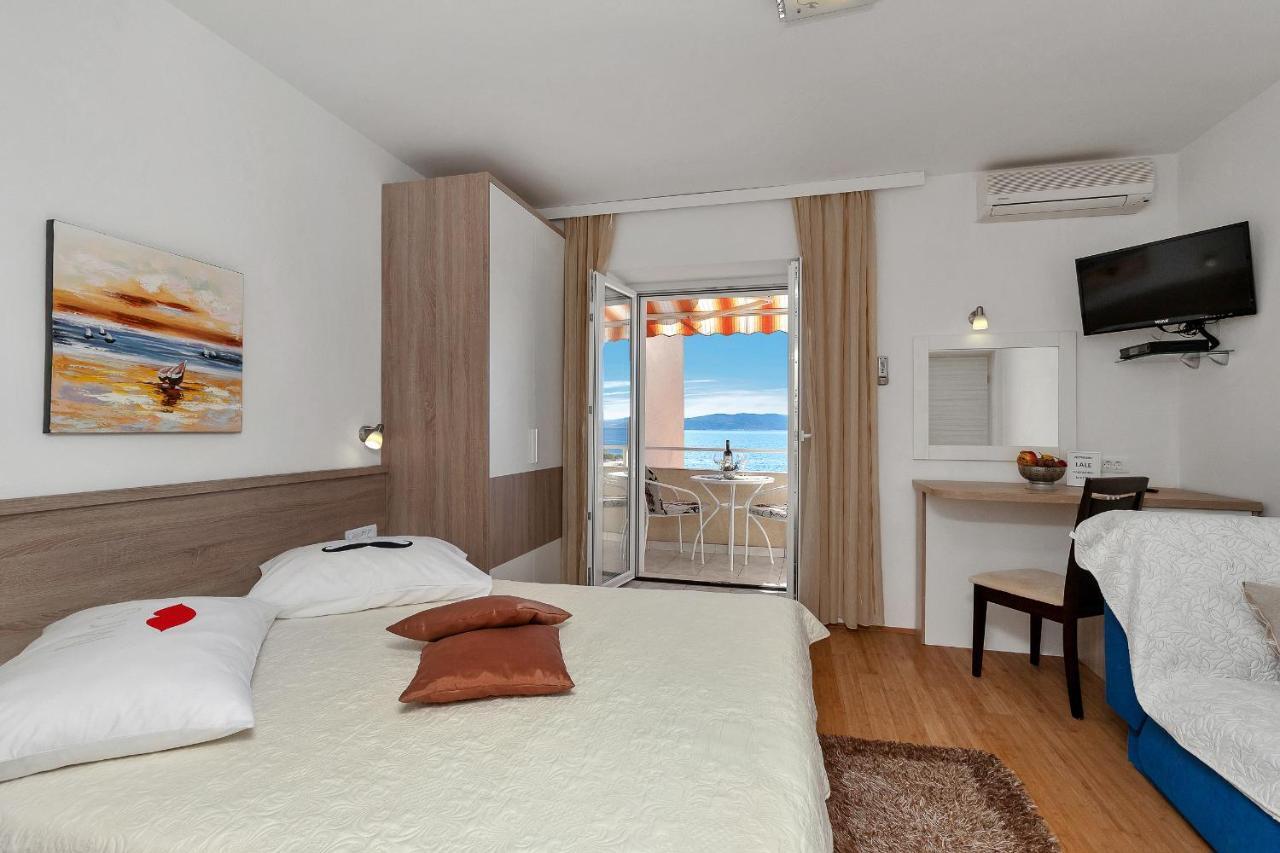 Apartmans Lale Брела Екстериор снимка